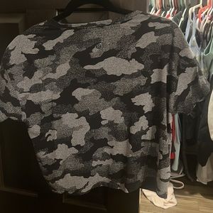Cropped Lululemon Cates Tee